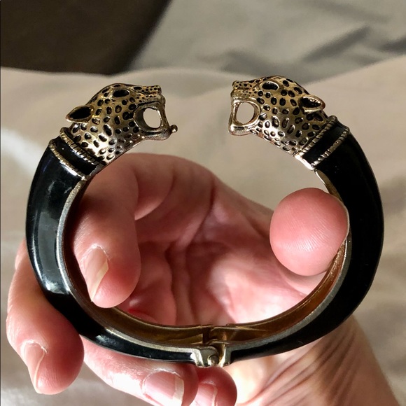 Black leopard bracelet! - Picture 2 of 3
